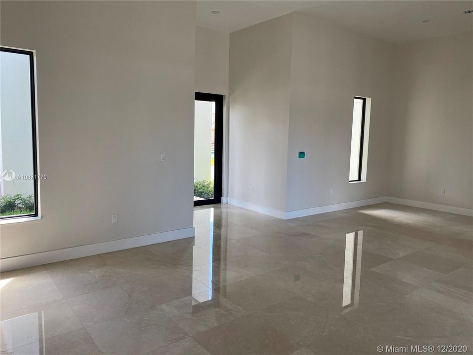 Vendido Recientemente: $2,099,000 (5 camas, 6 baños, 3919 Pies cuadrados)