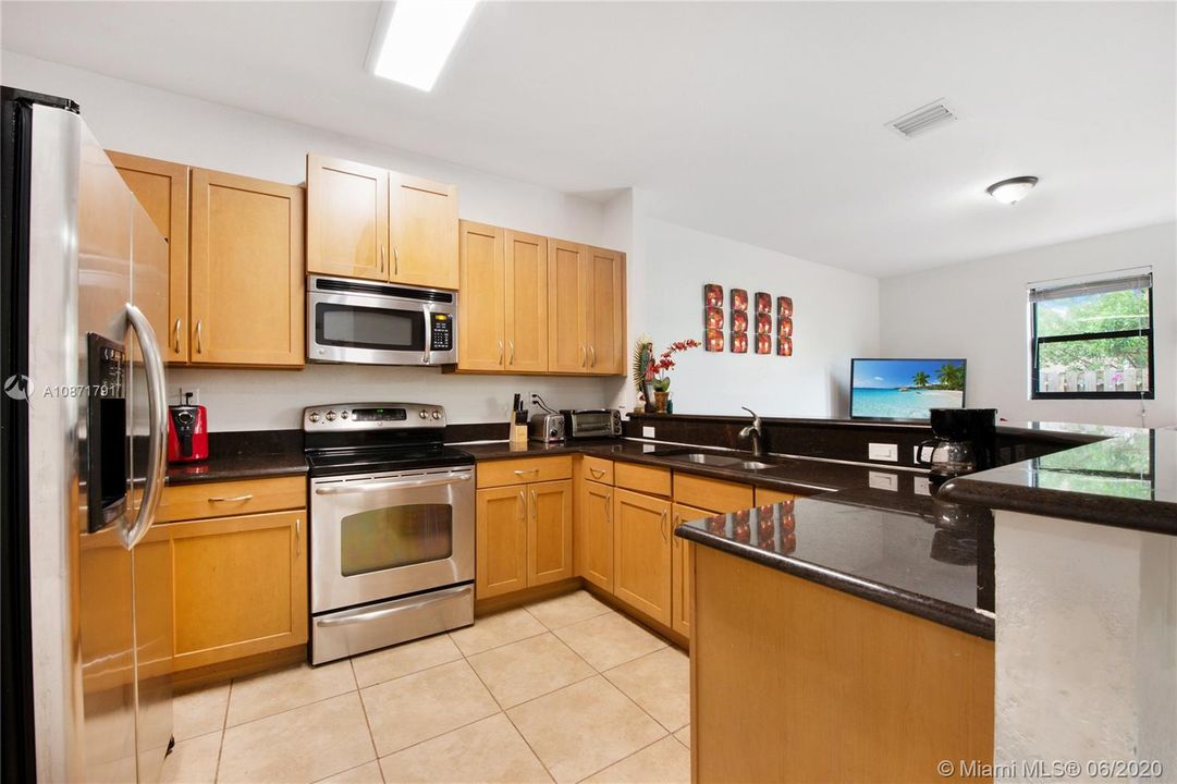 Vendido Recientemente: $239,999 (3 camas, 2 baños, 1907 Pies cuadrados)