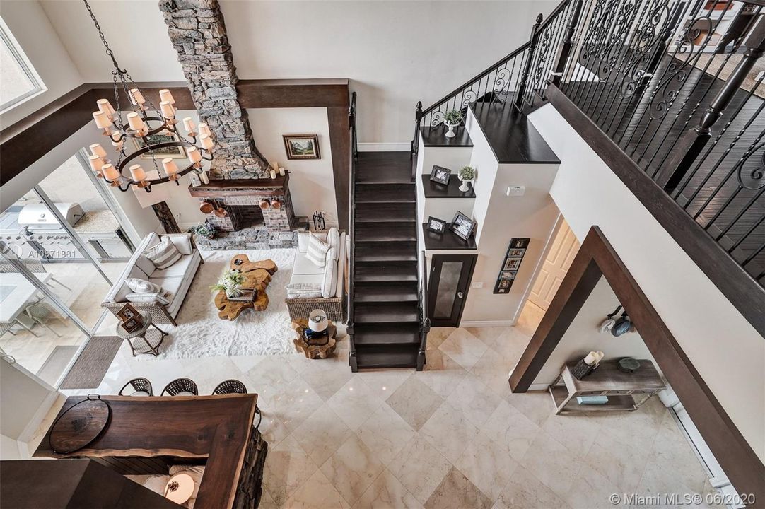 Vendido Recientemente: $929,000 (4 camas, 4 baños, 3537 Pies cuadrados)