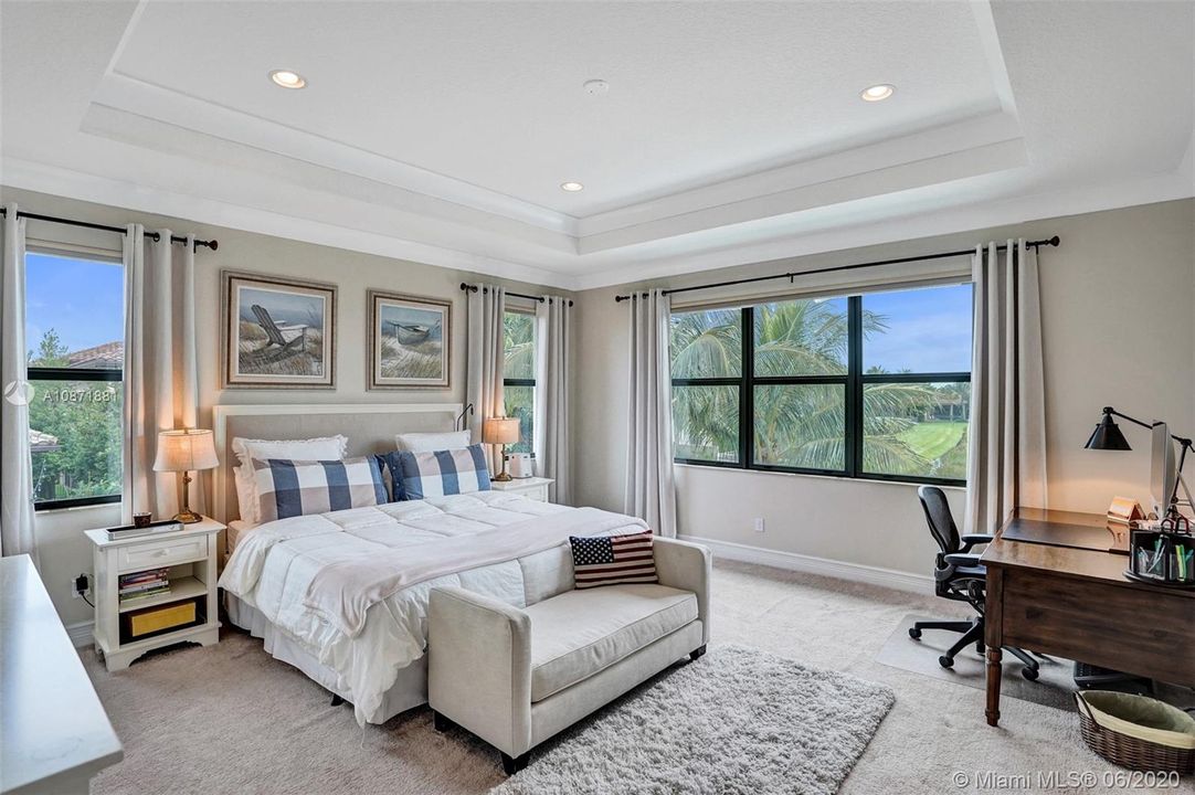 Vendido Recientemente: $929,000 (4 camas, 4 baños, 3537 Pies cuadrados)