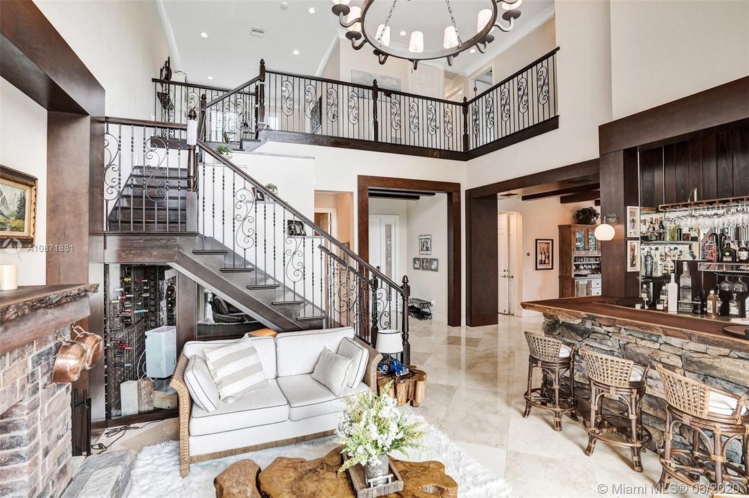 Vendido Recientemente: $929,000 (4 camas, 4 baños, 3537 Pies cuadrados)