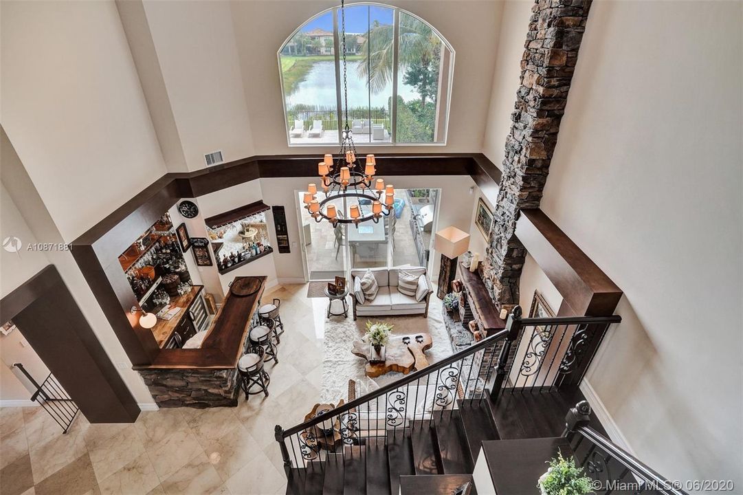 Vendido Recientemente: $929,000 (4 camas, 4 baños, 3537 Pies cuadrados)