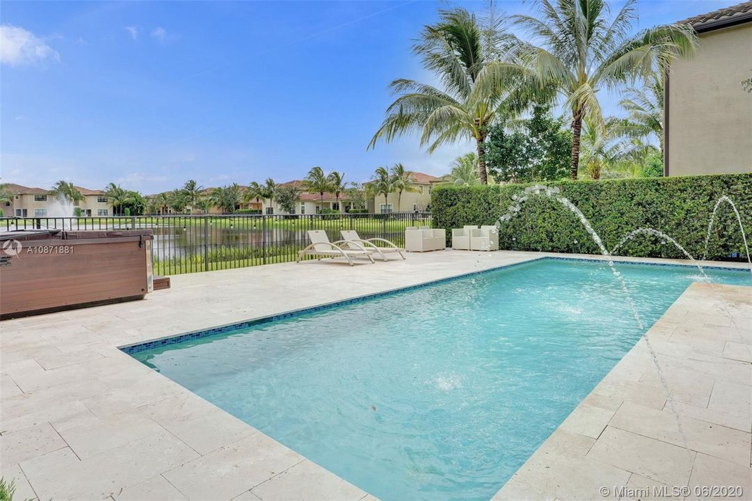 Vendido Recientemente: $929,000 (4 camas, 4 baños, 3537 Pies cuadrados)