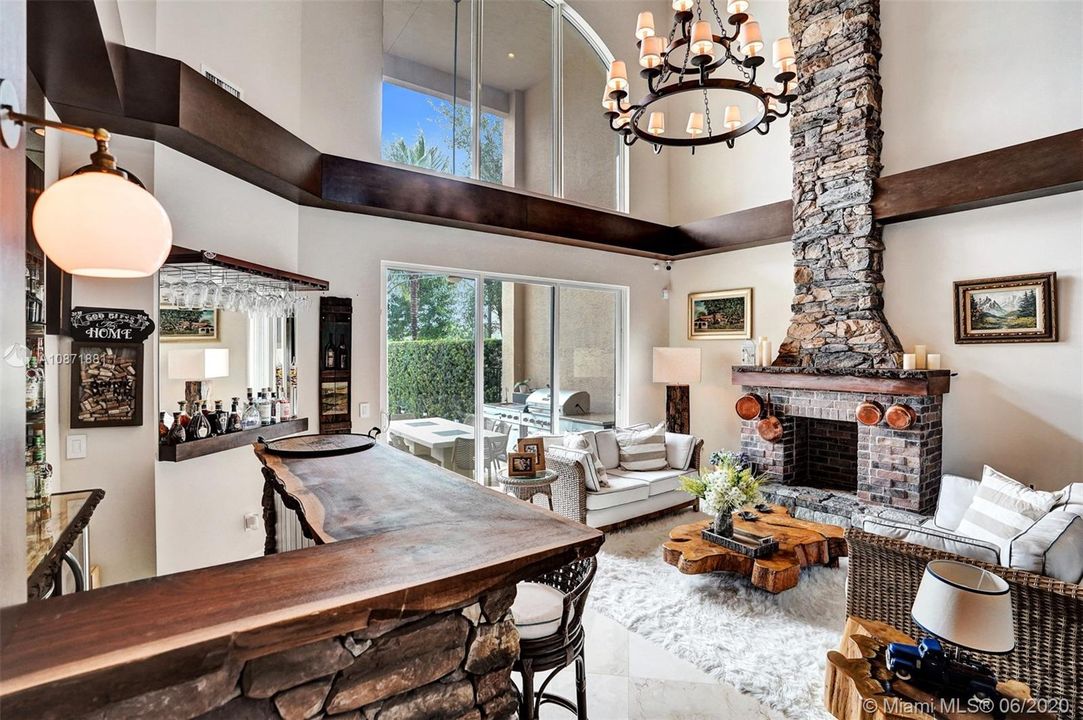 Vendido Recientemente: $929,000 (4 camas, 4 baños, 3537 Pies cuadrados)