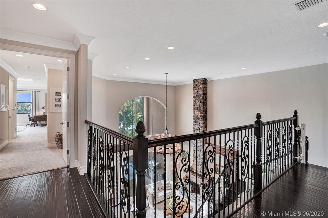 Vendido Recientemente: $929,000 (4 camas, 4 baños, 3537 Pies cuadrados)