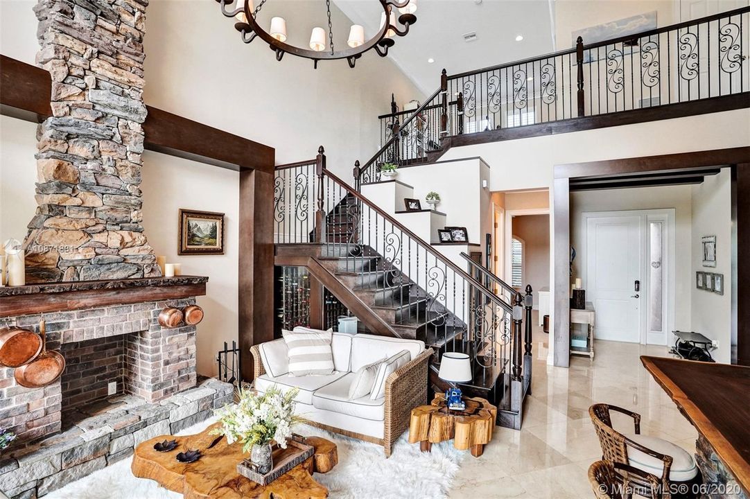 Vendido Recientemente: $929,000 (4 camas, 4 baños, 3537 Pies cuadrados)