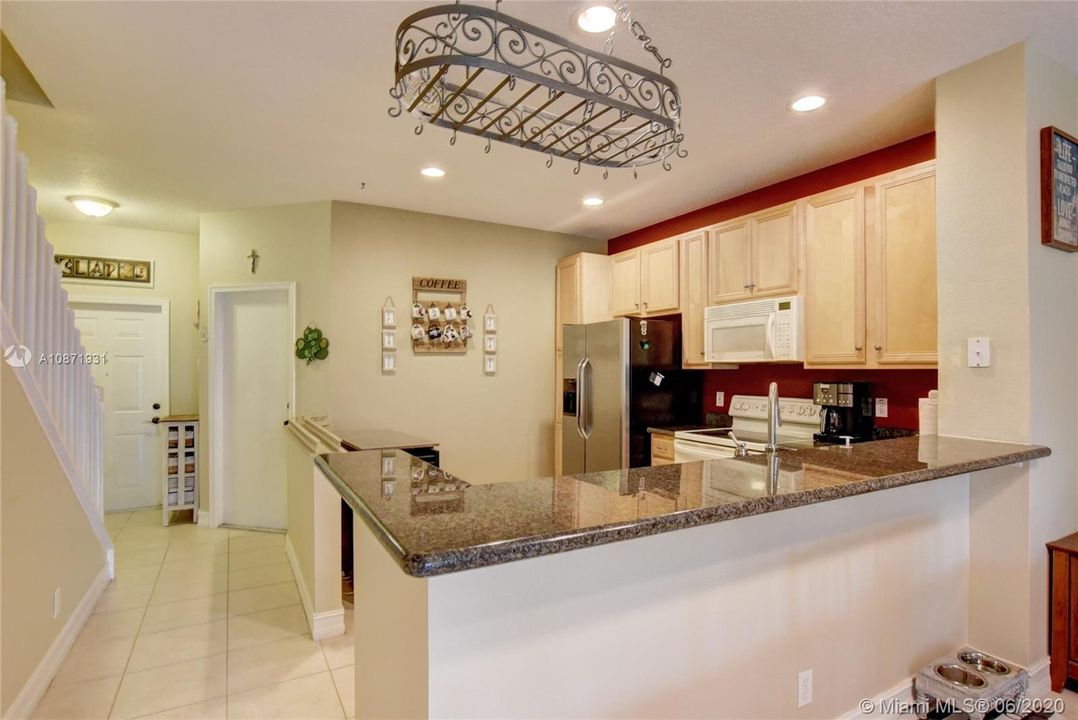 Recently Sold: $270,000 (3 beds, 2 baths, 1570 Square Feet)
