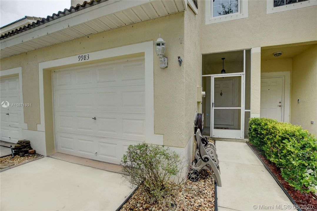 Recently Sold: $270,000 (3 beds, 2 baths, 1570 Square Feet)