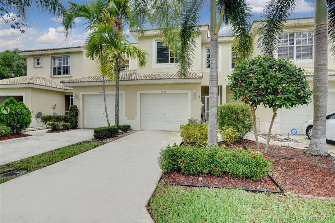 Recently Sold: $270,000 (3 beds, 2 baths, 1570 Square Feet)