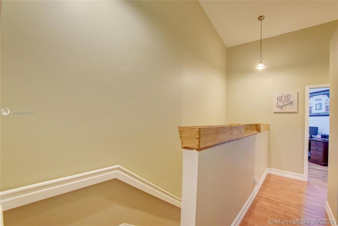 Recently Sold: $270,000 (3 beds, 2 baths, 1570 Square Feet)