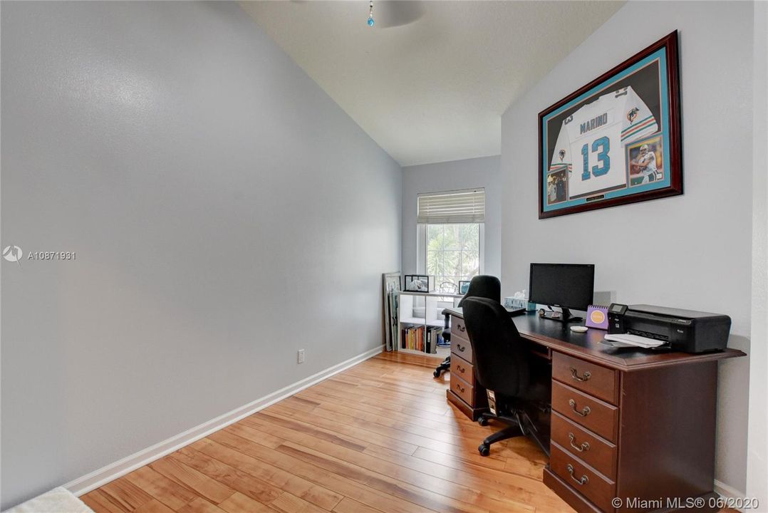 Recently Sold: $270,000 (3 beds, 2 baths, 1570 Square Feet)