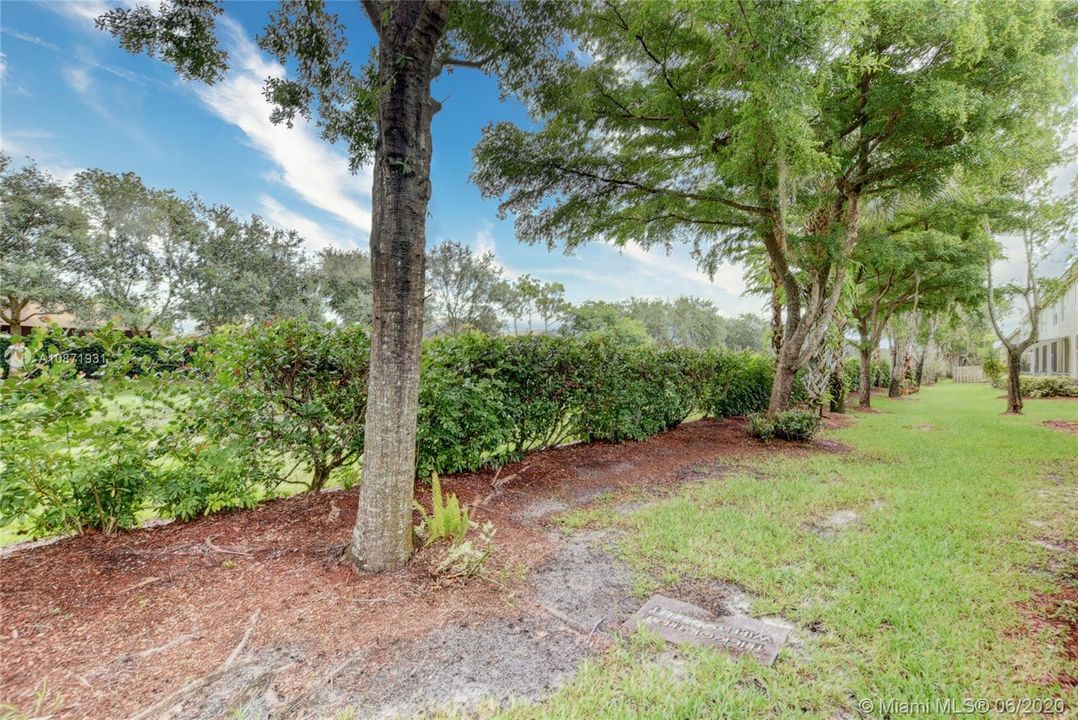 Recently Sold: $270,000 (3 beds, 2 baths, 1570 Square Feet)