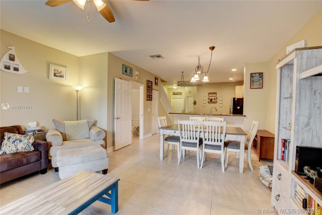 Recently Sold: $270,000 (3 beds, 2 baths, 1570 Square Feet)