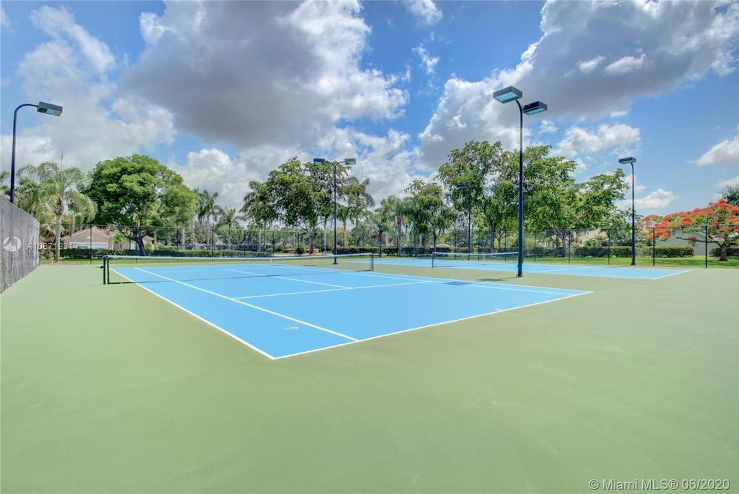 Recently Sold: $270,000 (3 beds, 2 baths, 1570 Square Feet)
