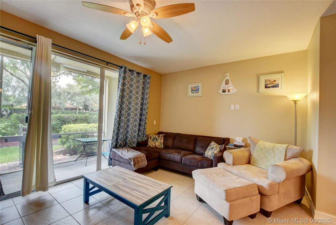 Recently Sold: $270,000 (3 beds, 2 baths, 1570 Square Feet)