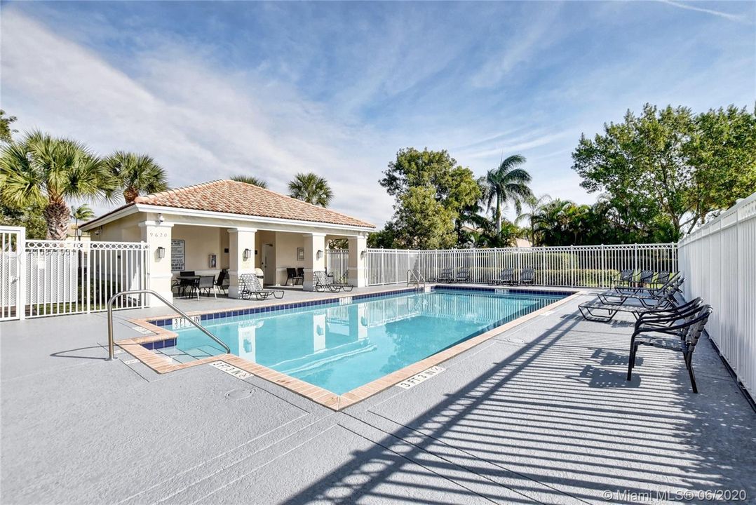 Recently Sold: $270,000 (3 beds, 2 baths, 1570 Square Feet)