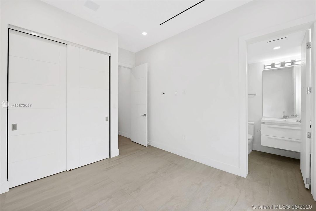 Недавно арендовано: $9,750 (5 спален, 5 ванн, 2850 Квадратных фут)