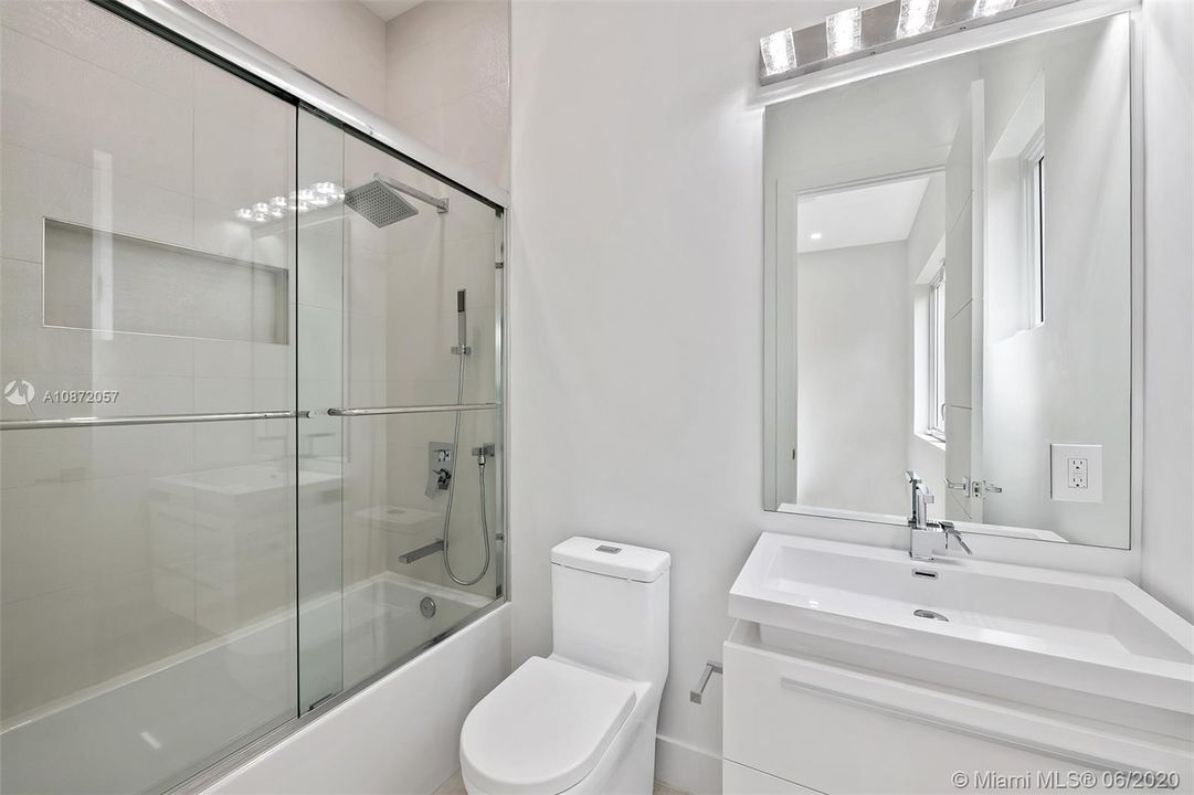Недавно арендовано: $9,750 (5 спален, 5 ванн, 2850 Квадратных фут)