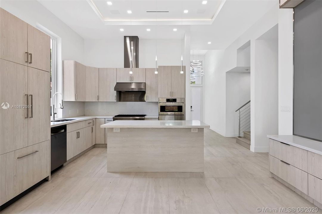 Недавно арендовано: $9,750 (5 спален, 5 ванн, 2850 Квадратных фут)