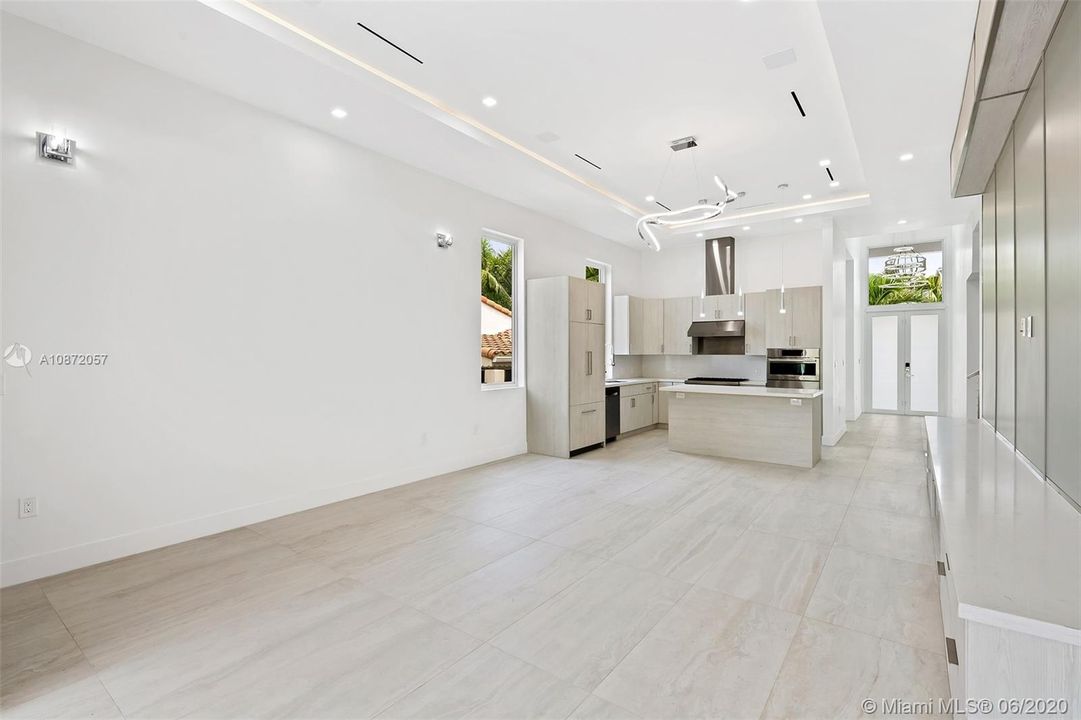 Недавно арендовано: $9,750 (5 спален, 5 ванн, 2850 Квадратных фут)