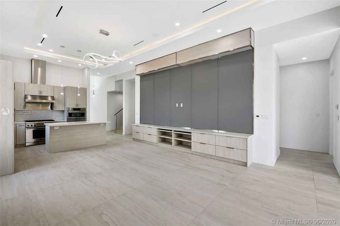 Недавно арендовано: $9,750 (5 спален, 5 ванн, 2850 Квадратных фут)