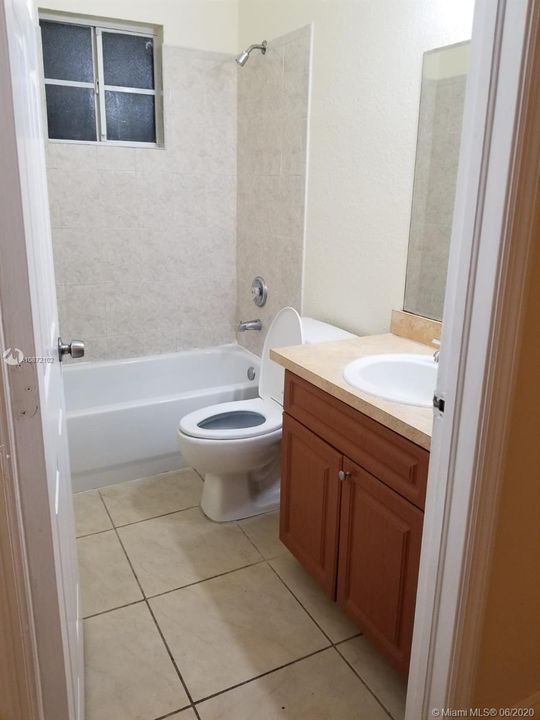 Recientemente alquilado: $1,900 (4 camas, 2 baños, 1415 Pies cuadrados)