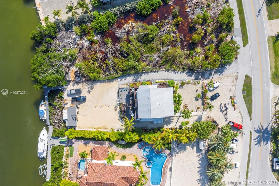 Recently Sold: $1,095,000 (6 beds, 5 baths, 3008 Square Feet)