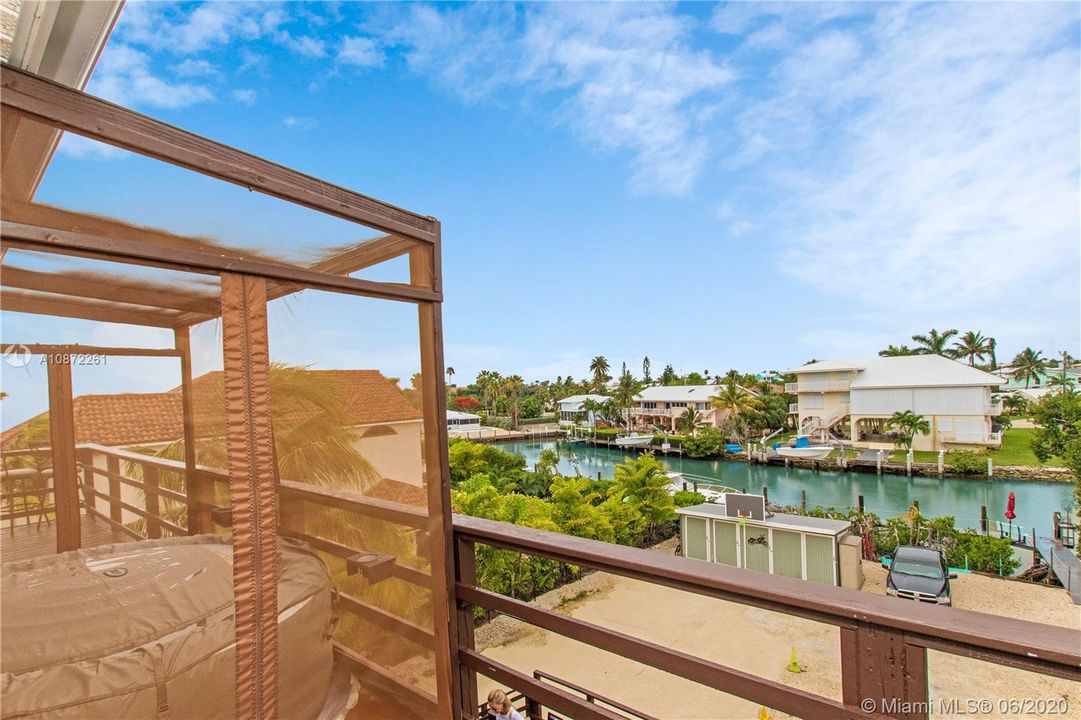 Recently Sold: $1,095,000 (6 beds, 5 baths, 3008 Square Feet)