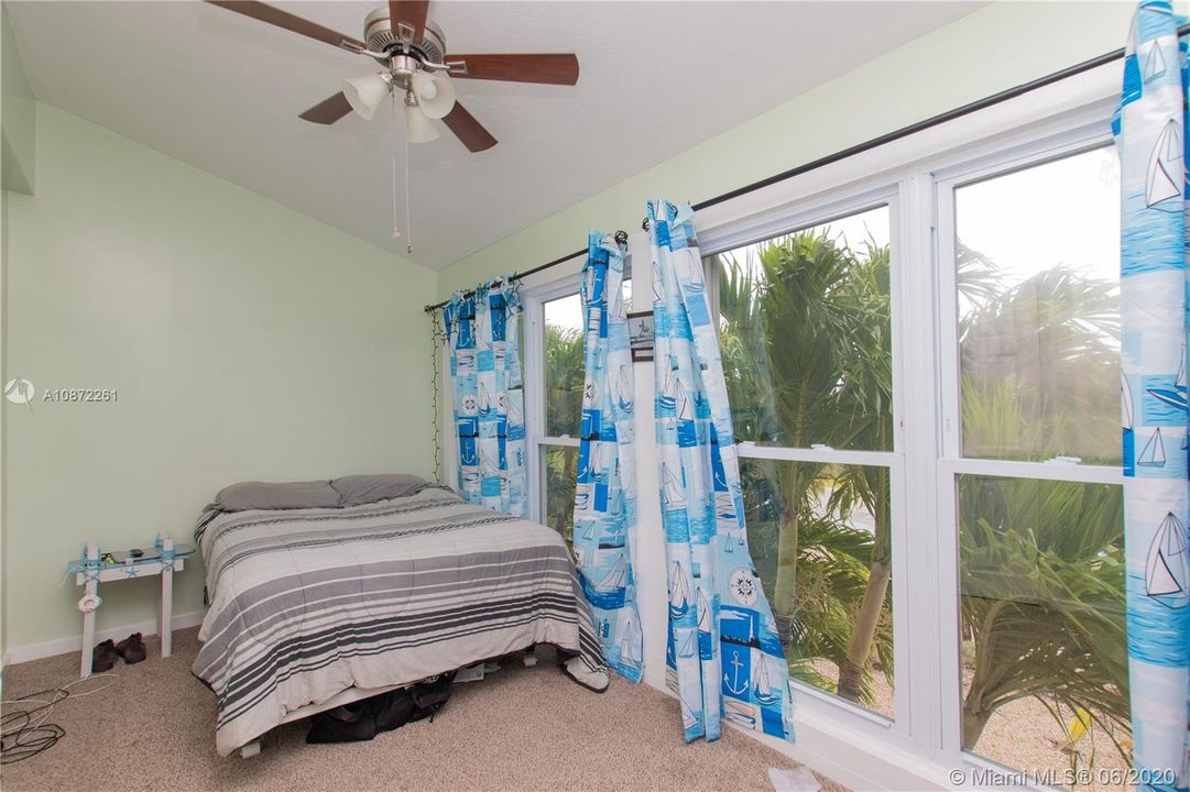 Recently Sold: $1,095,000 (6 beds, 5 baths, 3008 Square Feet)