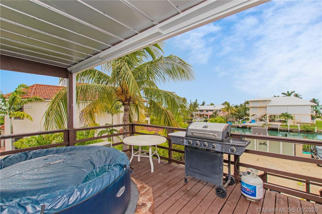 Recently Sold: $1,095,000 (6 beds, 5 baths, 3008 Square Feet)