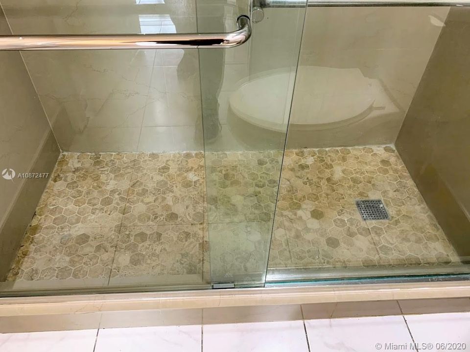 Recently Sold: $199,000 (2 beds, 2 baths, 702 Square Feet)