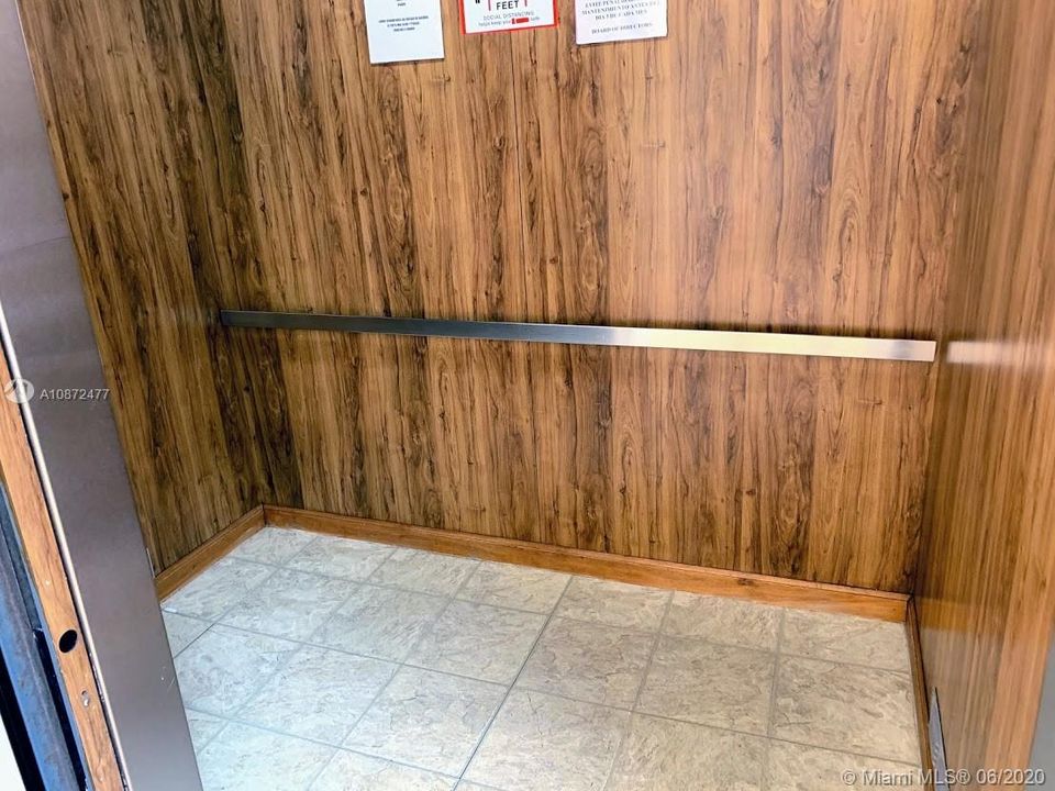Recently Sold: $199,000 (2 beds, 2 baths, 702 Square Feet)