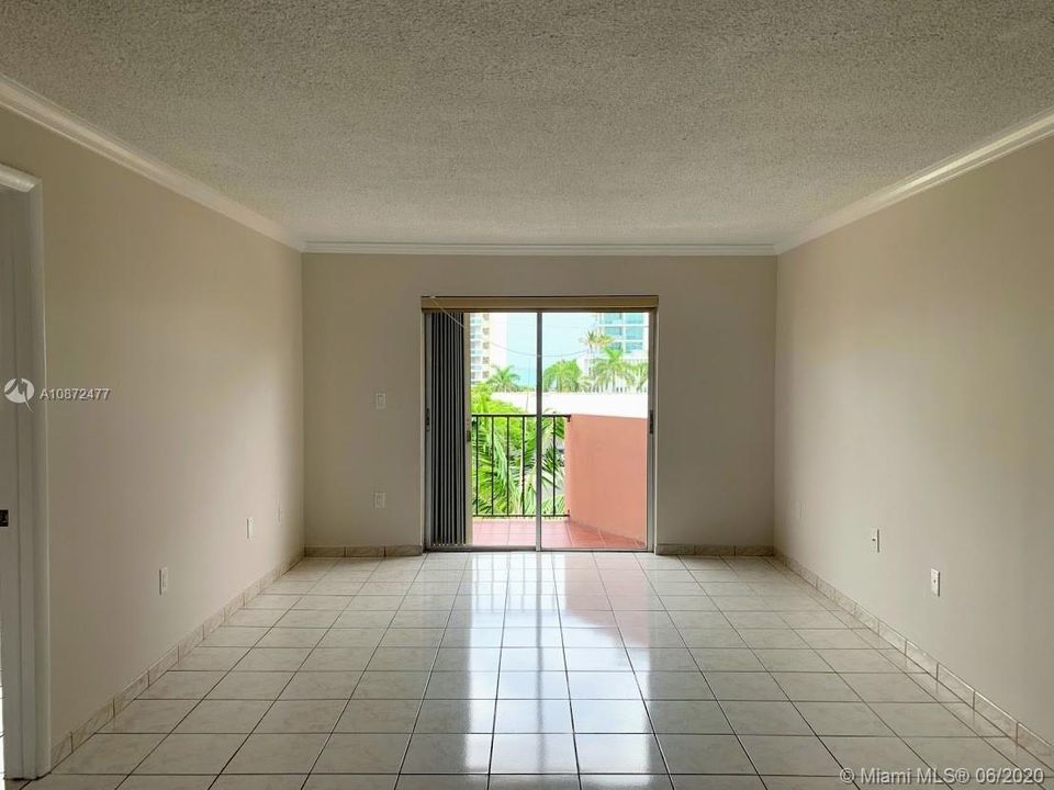 Recently Sold: $199,000 (2 beds, 2 baths, 702 Square Feet)