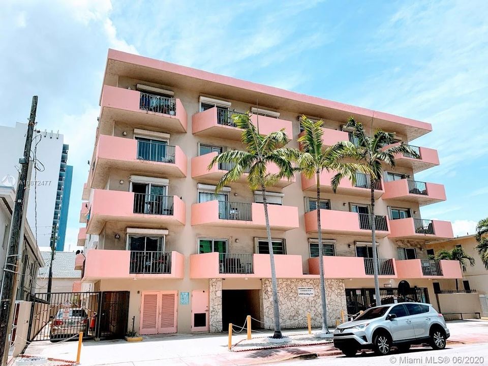 Recently Sold: $199,000 (2 beds, 2 baths, 702 Square Feet)