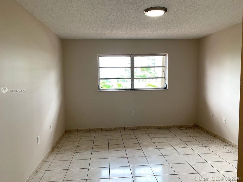 Recently Sold: $199,000 (2 beds, 2 baths, 702 Square Feet)