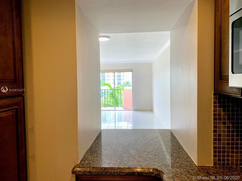 Recently Sold: $199,000 (2 beds, 2 baths, 702 Square Feet)