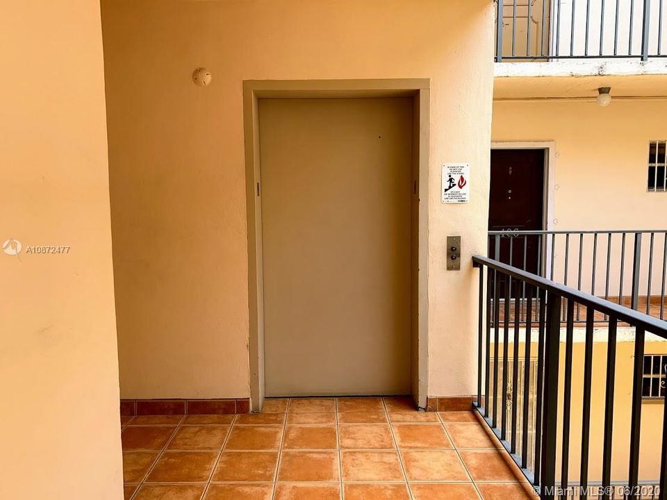Recently Sold: $199,000 (2 beds, 2 baths, 702 Square Feet)