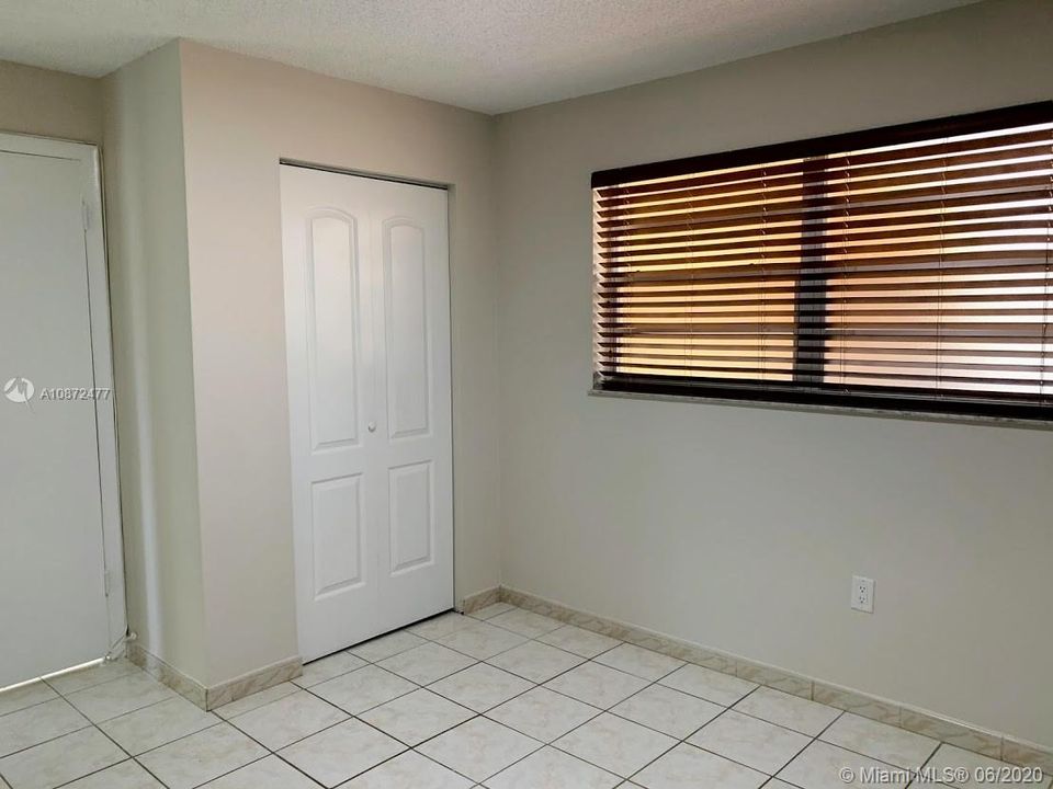 Recently Sold: $199,000 (2 beds, 2 baths, 702 Square Feet)