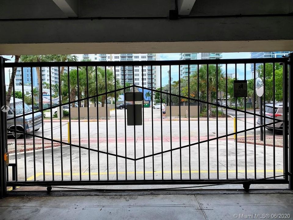 Recently Sold: $199,000 (2 beds, 2 baths, 702 Square Feet)