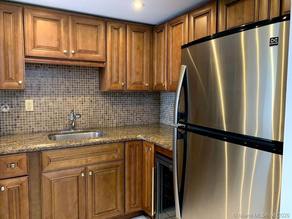 Recently Sold: $199,000 (2 beds, 2 baths, 702 Square Feet)