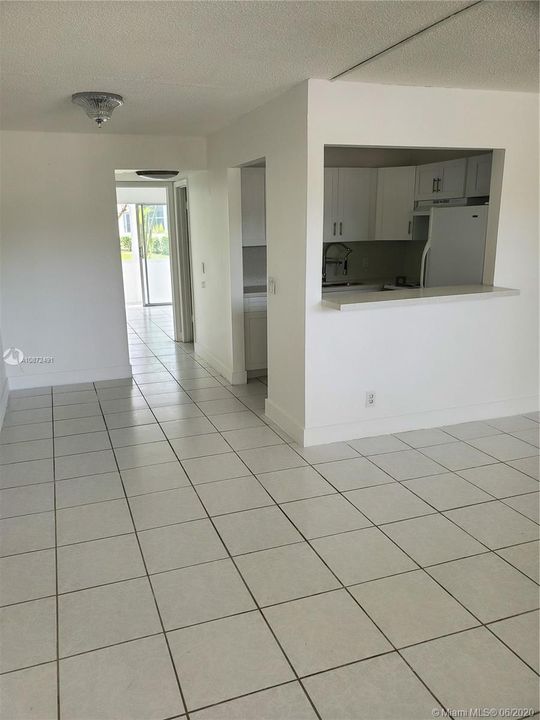 Vendido Recientemente: $44,000 (1 camas, 1 baños, 615 Pies cuadrados)