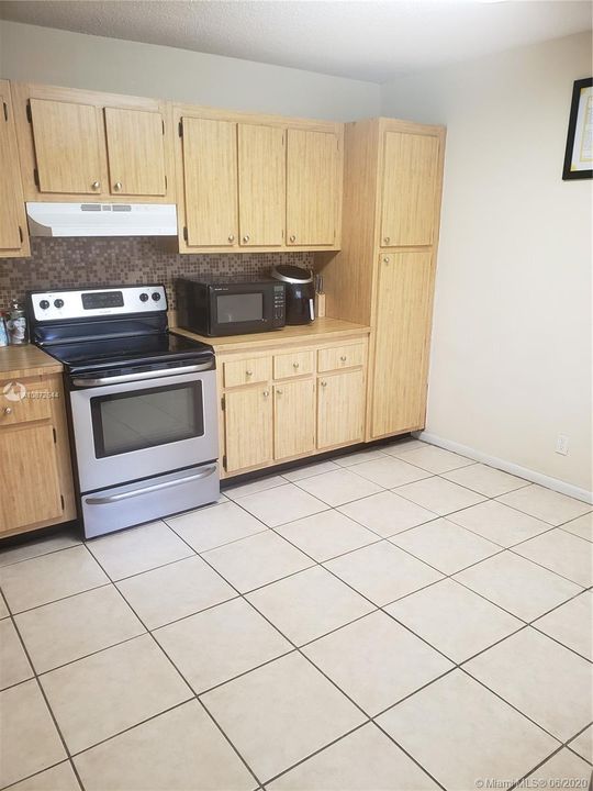 Recently Sold: $215,000 (3 beds, 2 baths, 1612 Square Feet)