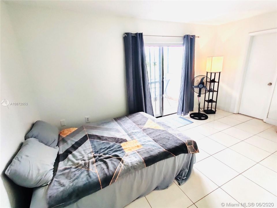Recently Sold: $65,000 (1 beds, 2 baths, 691 Square Feet)