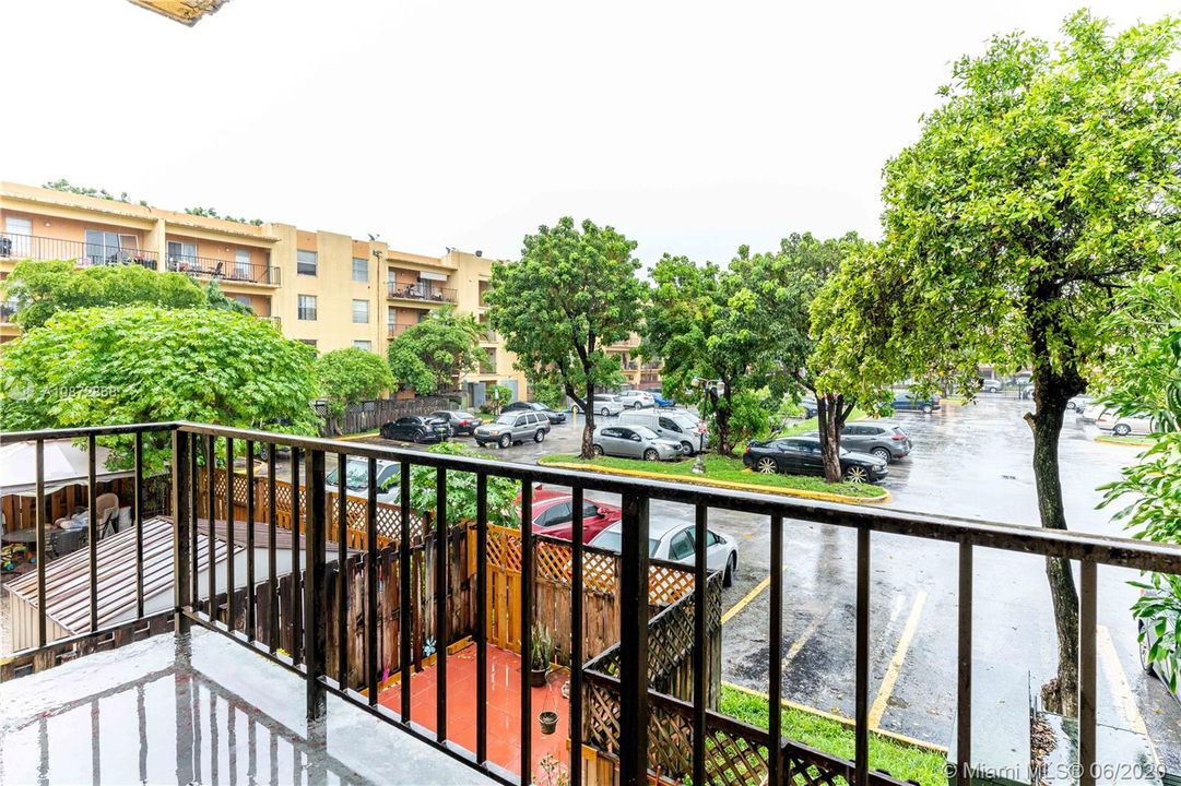 Recently Sold: $135,000 (1 beds, 1 baths, 725 Square Feet)