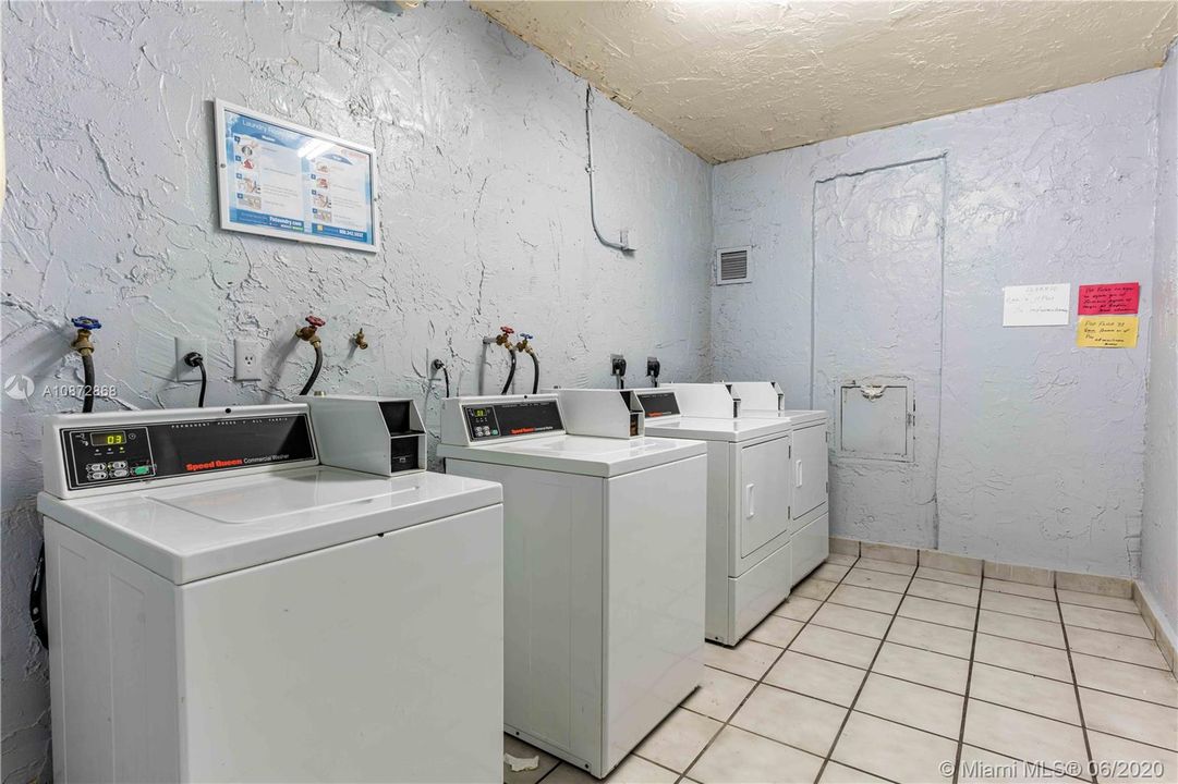 Recently Sold: $135,000 (1 beds, 1 baths, 725 Square Feet)