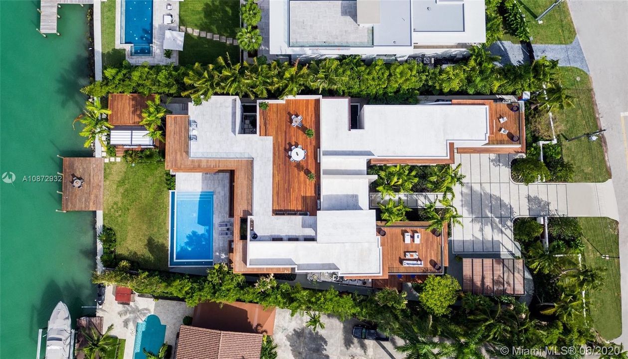 Недавно продано: $23,500,000 (7 спален, 10 ванн, 13386 Квадратных фут)