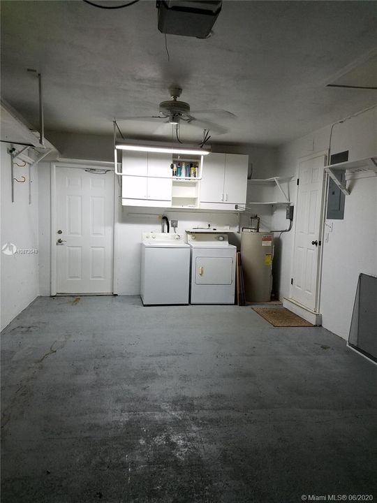 Recently Rented: $2,100 (3 beds, 2 baths, 1220 Square Feet)