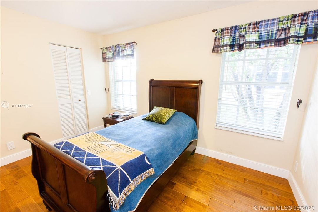 Recently Rented: $4,700 (5 beds, 3 baths, 2913 Square Feet)