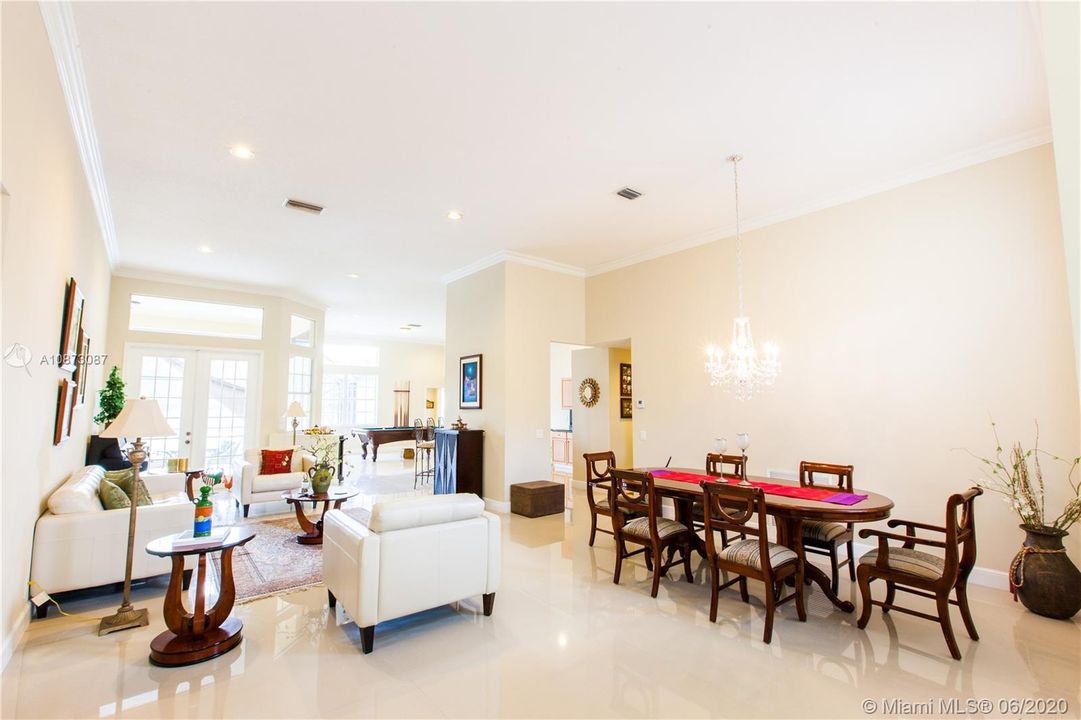 Recently Rented: $4,700 (5 beds, 3 baths, 2913 Square Feet)