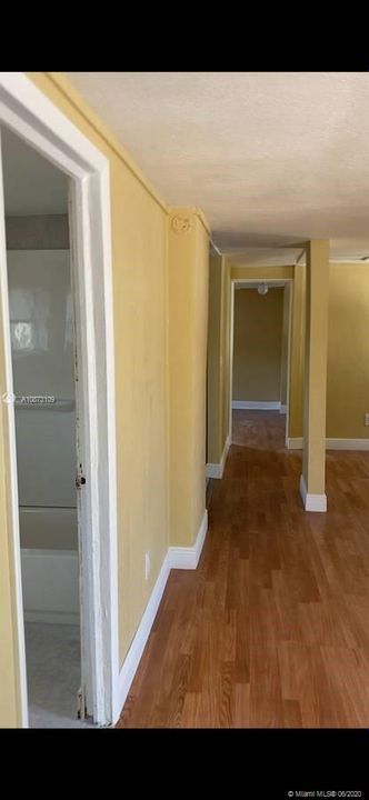 Recently Rented: $900 (2 beds, 1 baths, 850 Square Feet)